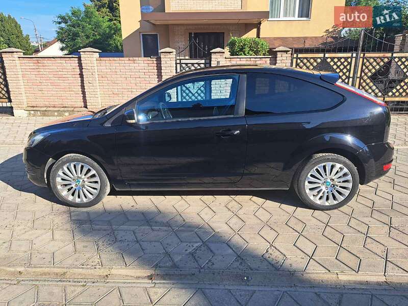 Хэтчбек Ford Focus 2008 в Черновцах
