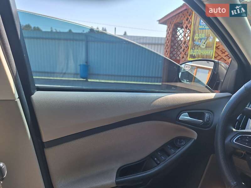 Седан Ford Focus 2015 в Львове
