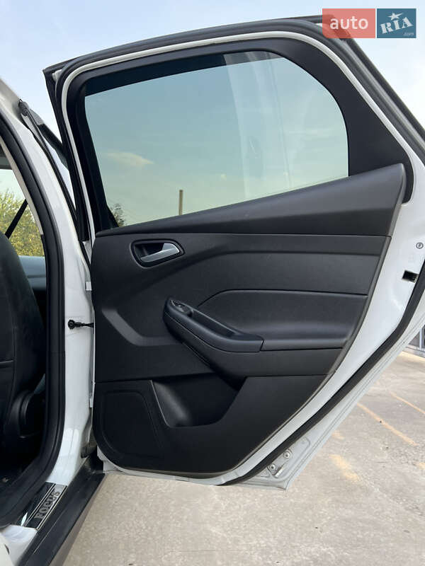 Хэтчбек Ford Focus 2015 в Днепре