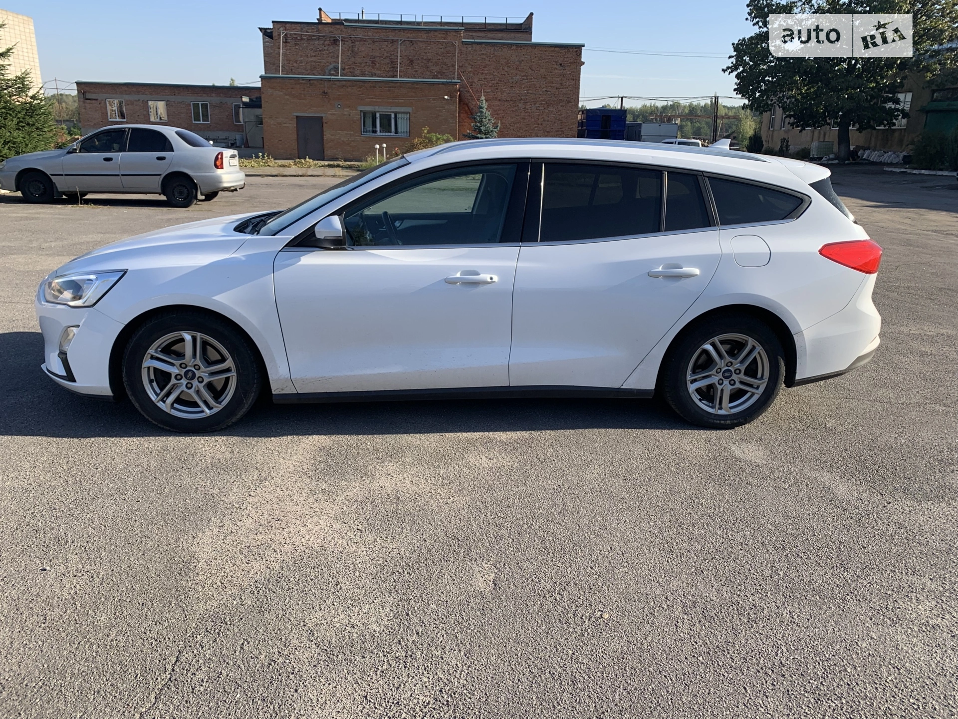 Ford Focus 2019 VIN WF0PXXGCHPKC39502 фото оголошення 9 з 14