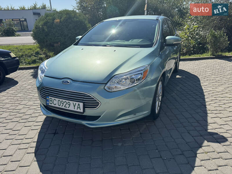 Хэтчбек Ford Focus 2012 в Мукачево