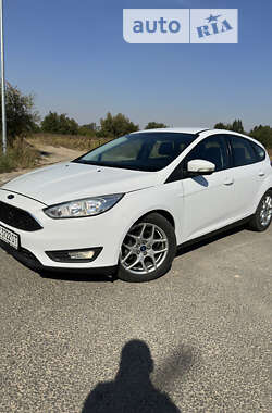 Хэтчбек Ford Focus 2015 в Козельце