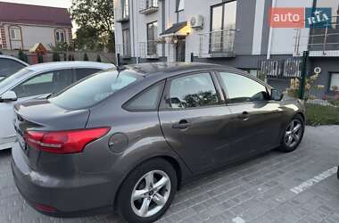 Седан Ford Focus 2015 в 