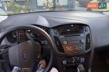 Седан Ford Focus 2015 в 