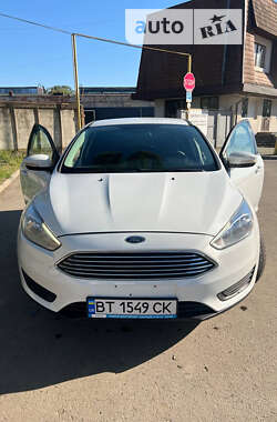 Хэтчбек Ford Focus 2015 в Ужгороде