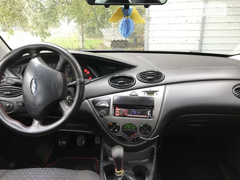 Хэтчбек Ford Focus 2004 в Калуше