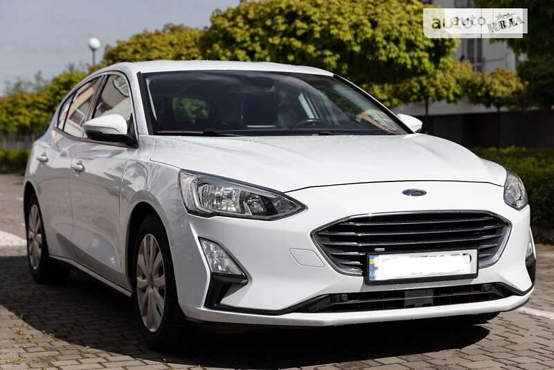 Хэтчбек Ford Focus 2019 в 