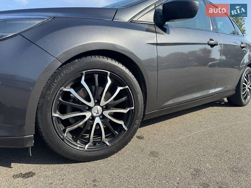 Седан Ford Focus 2017 в Киеве