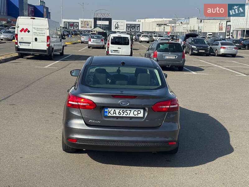 Седан Ford Focus 2017 в Киеве