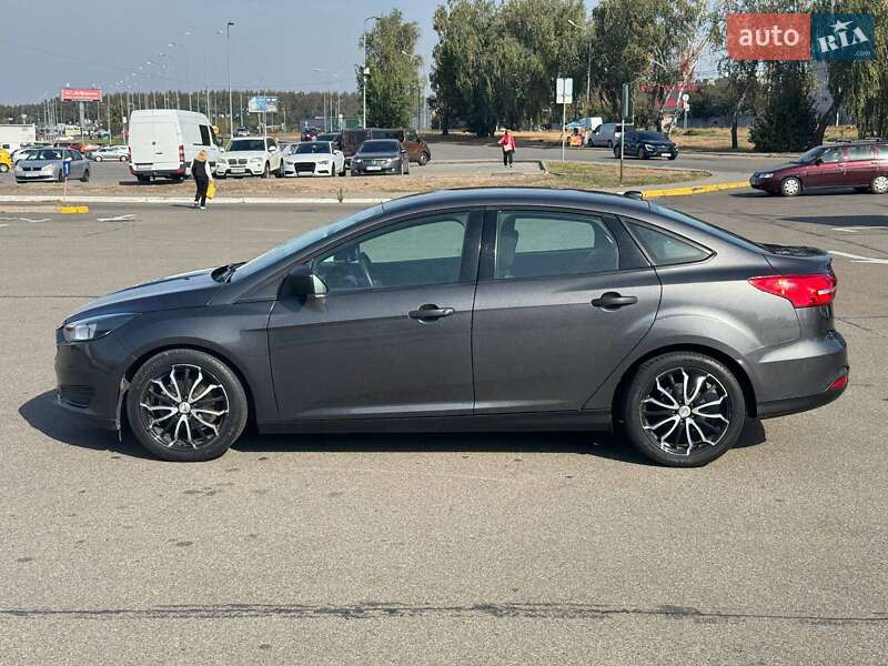 Седан Ford Focus 2017 в Киеве