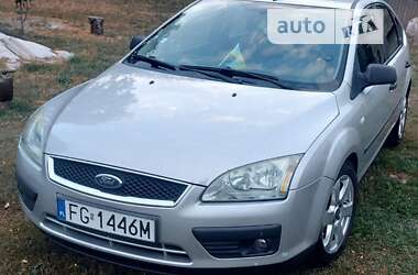 Хэтчбек Ford Focus 2006 в Яготине