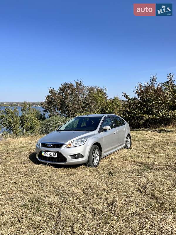 Хетчбек Ford Focus 2010 в 