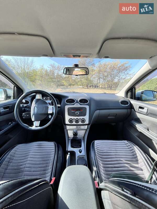 Хэтчбек Ford Focus 2010 в Днепре