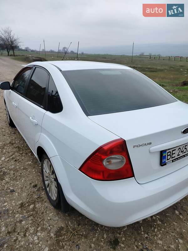 Седан Ford Focus 2011 в Тарутине