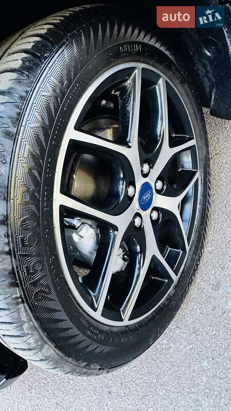 Седан Ford Focus 2017 в Киеве