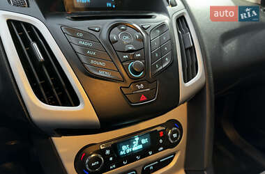 Седан Ford Focus 2013 в 