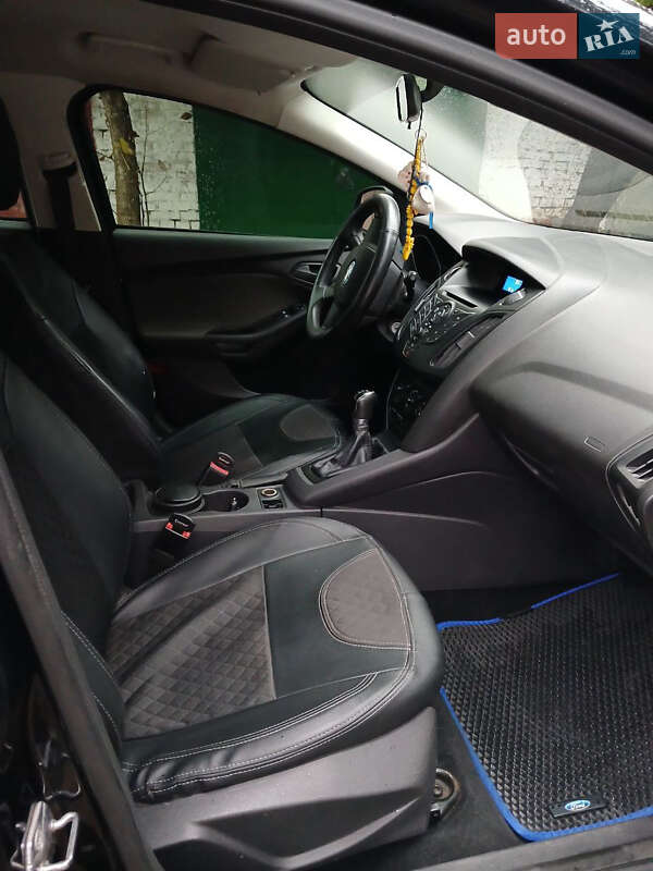Хэтчбек Ford Focus 2012 в Конотопе