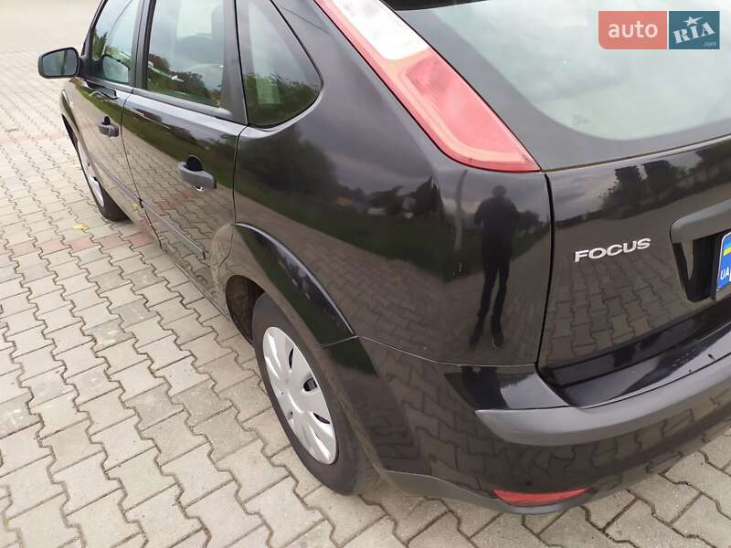 Хэтчбек Ford Focus 2006 в Ужгороде