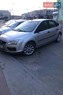 Хэтчбек Ford Focus 2005 в 