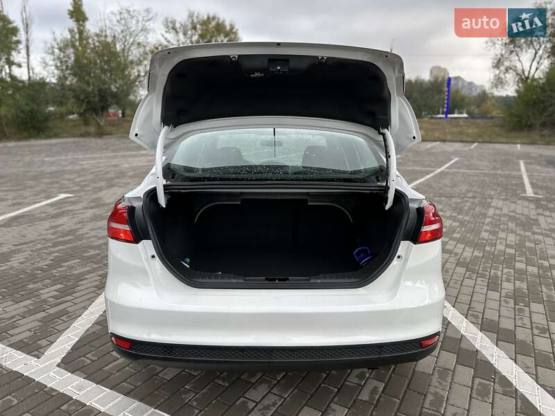 Седан Ford Focus 2015 в Запоріжжі