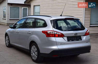 Хэтчбек Ford Focus 2013 в 