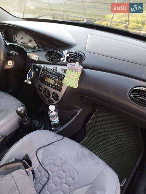 Хетчбек Ford Focus 2002 в Іспасі