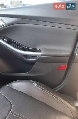 Хэтчбек Ford Focus 2013 в 