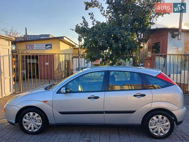 Хэтчбек Ford Focus 2000 в Ивано-Франковске