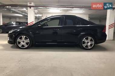 Седан Ford Focus 2010 в 