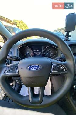 Седан Ford Focus 2015 в 