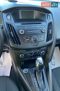 Седан Ford Focus 2015 в 