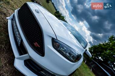 Хэтчбек Ford Focus 2016 в 