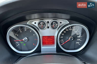 Хэтчбек Ford Focus 2009 в 