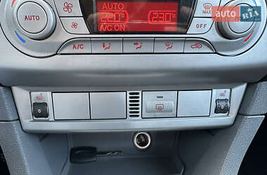 Хэтчбек Ford Focus 2009 в 