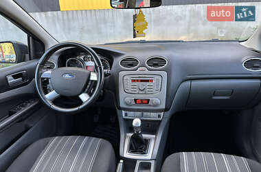 Хэтчбек Ford Focus 2009 в 