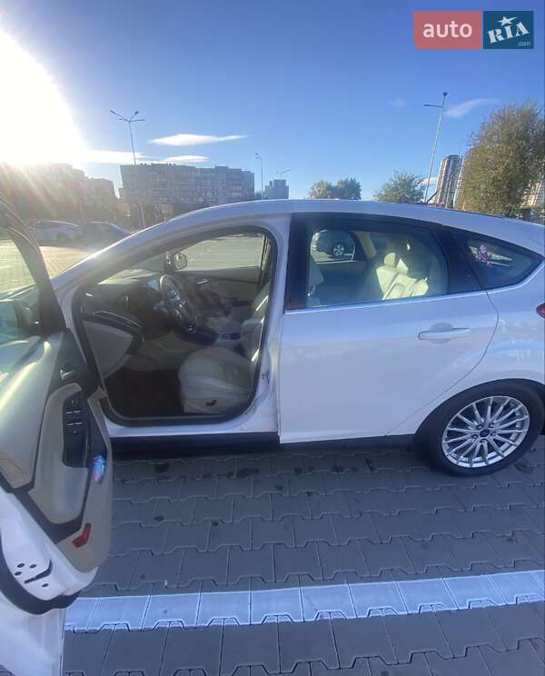 Хэтчбек Ford Focus 2014 в Киеве