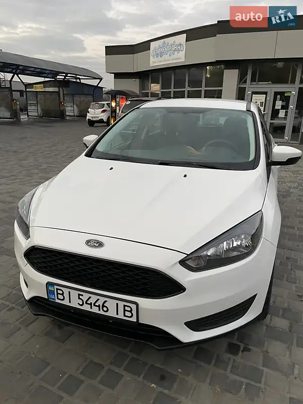 Хэтчбек Ford Focus 2015 в 