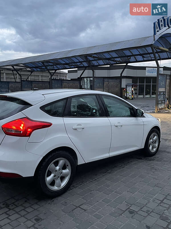 Хетчбек Ford Focus 2015 в Горішніх Плавнях