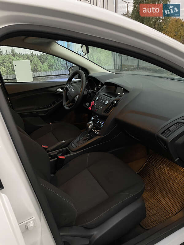 Хетчбек Ford Focus 2015 в Горішніх Плавнях