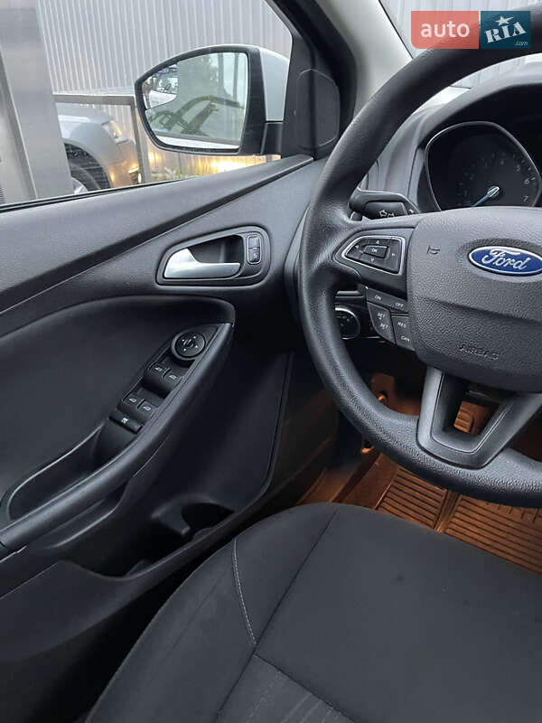 Хетчбек Ford Focus 2015 в Горішніх Плавнях