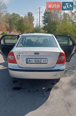 Седан Ford Focus 2005 в Рокитному