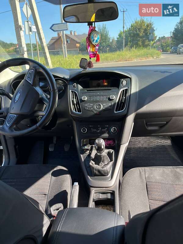 Хэтчбек Ford Focus 2015 в Киеве