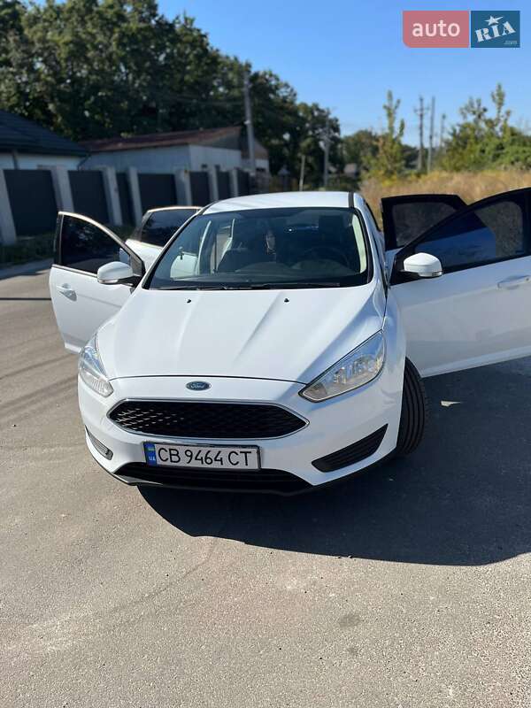 Хэтчбек Ford Focus 2015 в Киеве