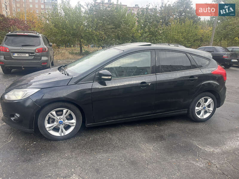 Хэтчбек Ford Focus 2012 в Лозовой