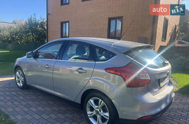 Хэтчбек Ford Focus 2013 в 
