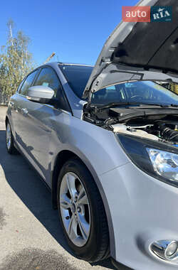 Хэтчбек Ford Focus 2013 в 