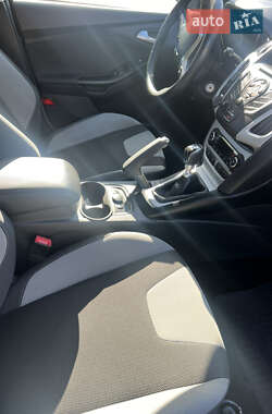 Хэтчбек Ford Focus 2013 в 