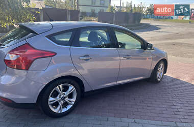 Хэтчбек Ford Focus 2013 в 