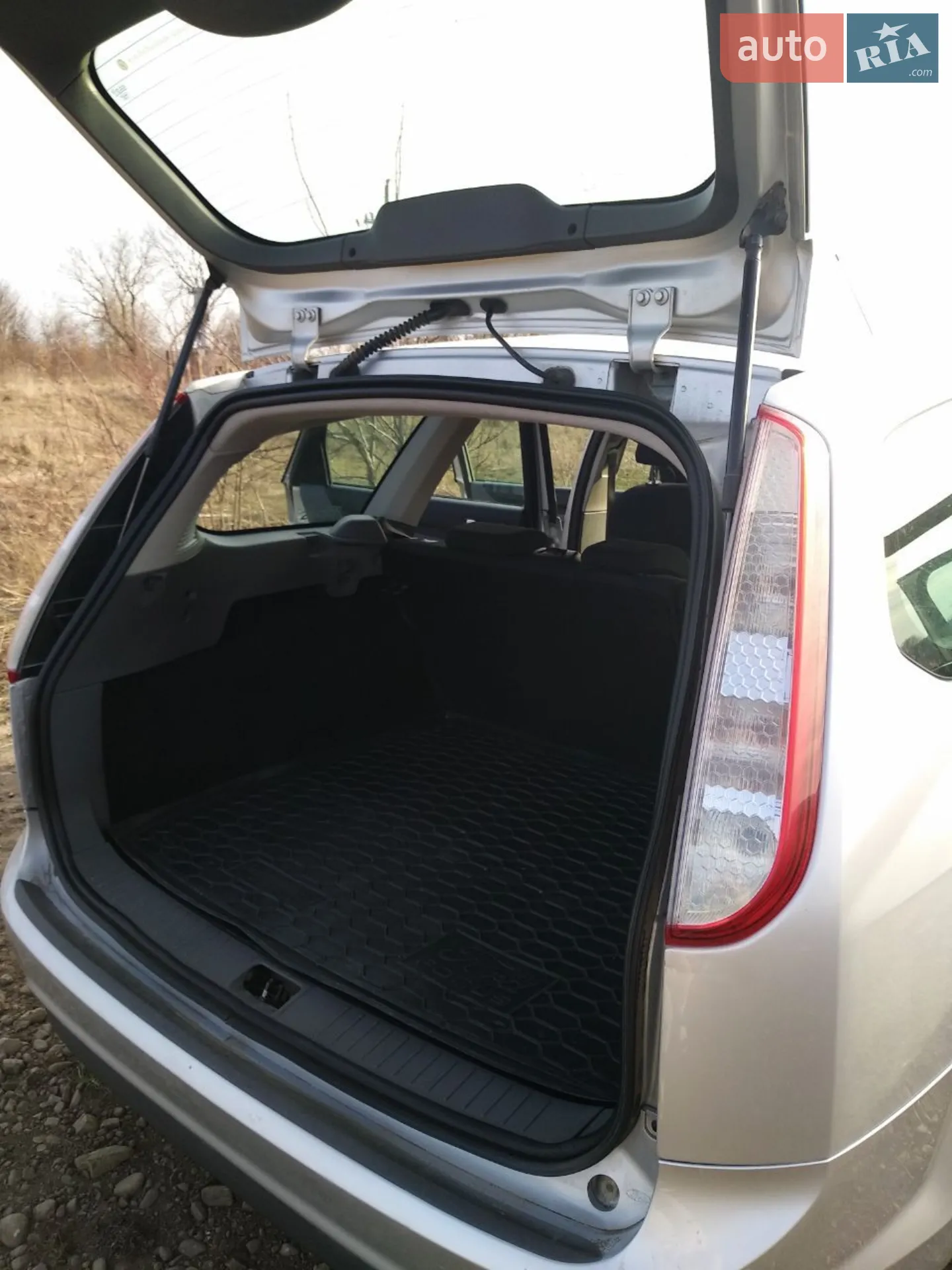 2010 Ford Focus - мініатюра 3