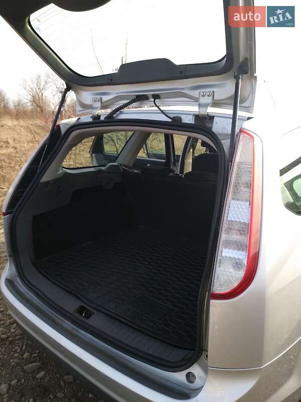 Универсал Ford Focus 2010 в Золочеве